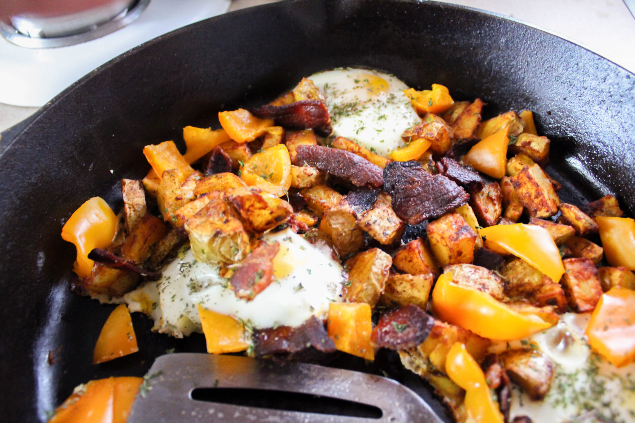 Easy One Pan Breakfast Skillet Recipe - Cast Iron Breakfast