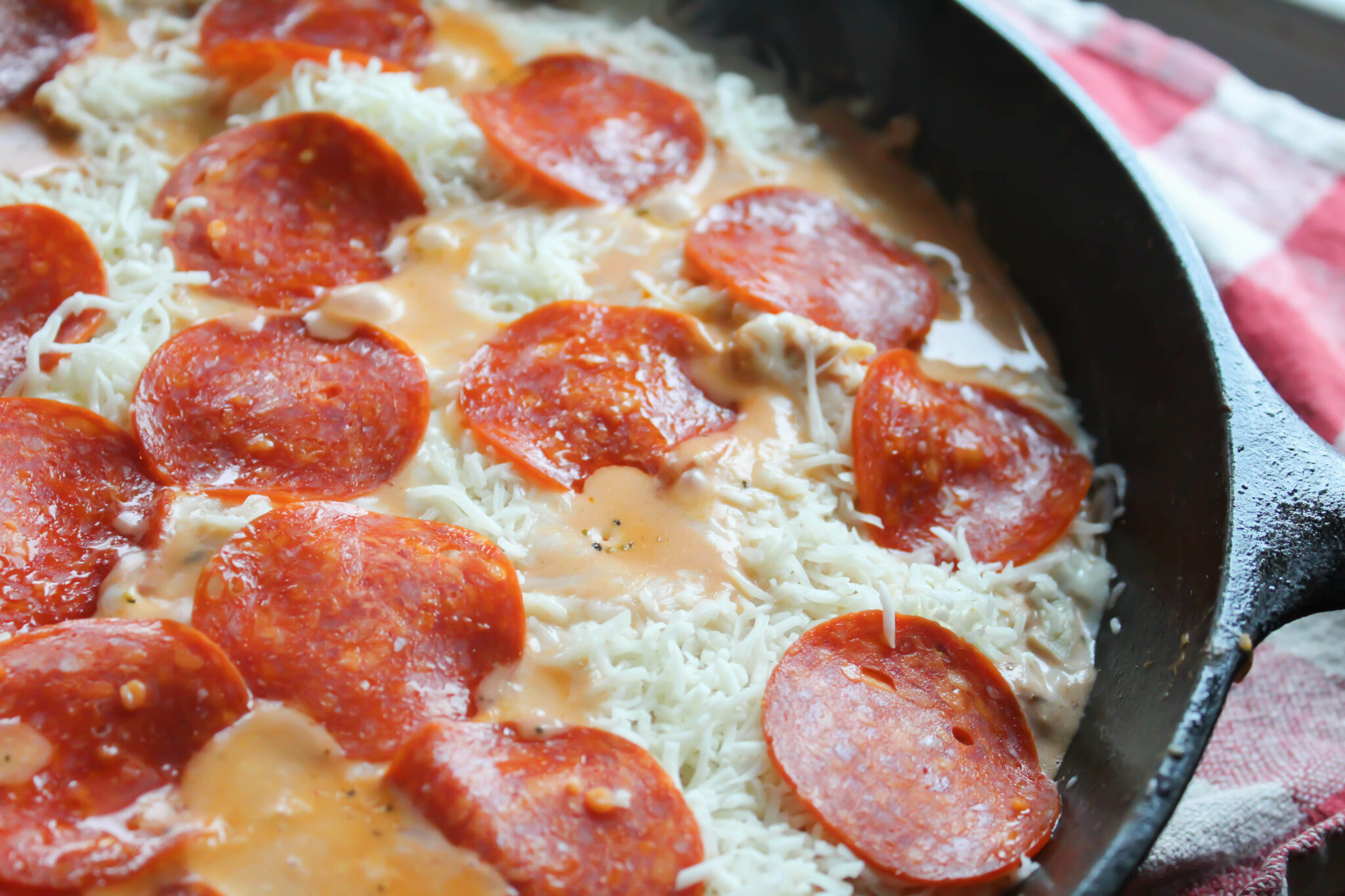 My Pepperoni Chicken Skillet is a slimming way to enjoy all the BEST flavors of pizza! This is a family-friendly meal that comes together in no time.