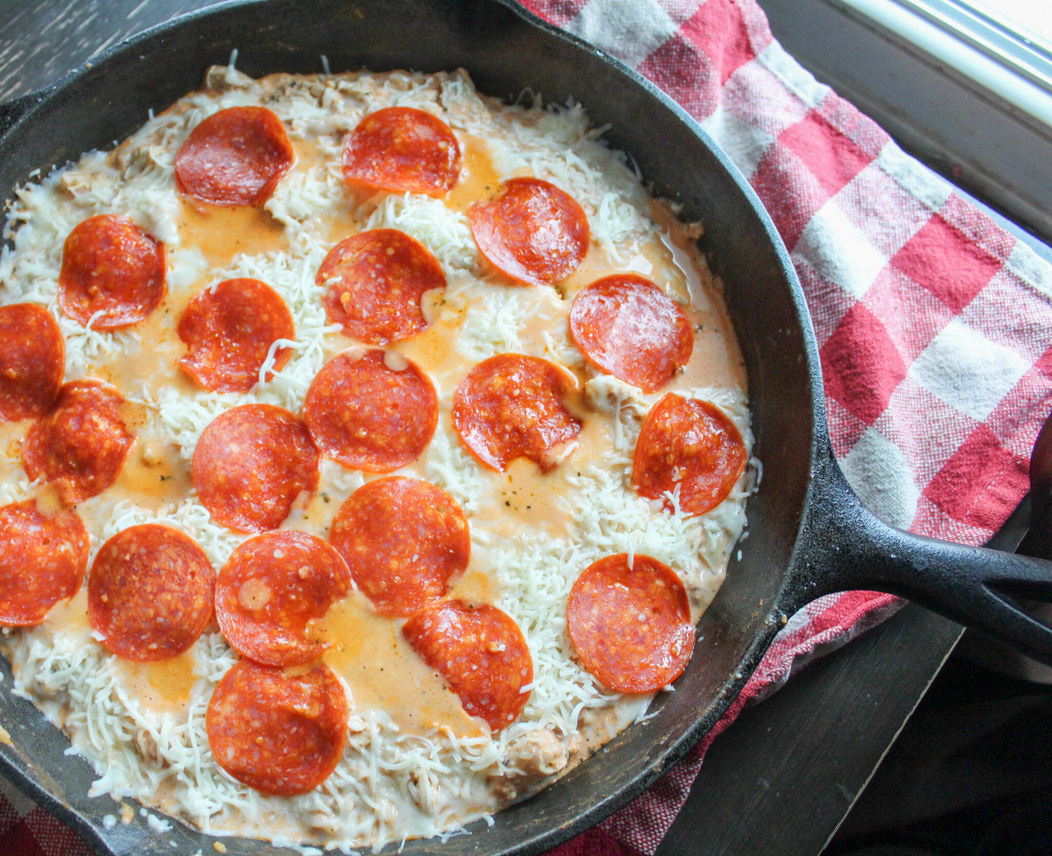 My Pepperoni Chicken Skillet is a slimming way to enjoy all the BEST flavors of pizza! This is a family-friendly meal that comes together in no time.