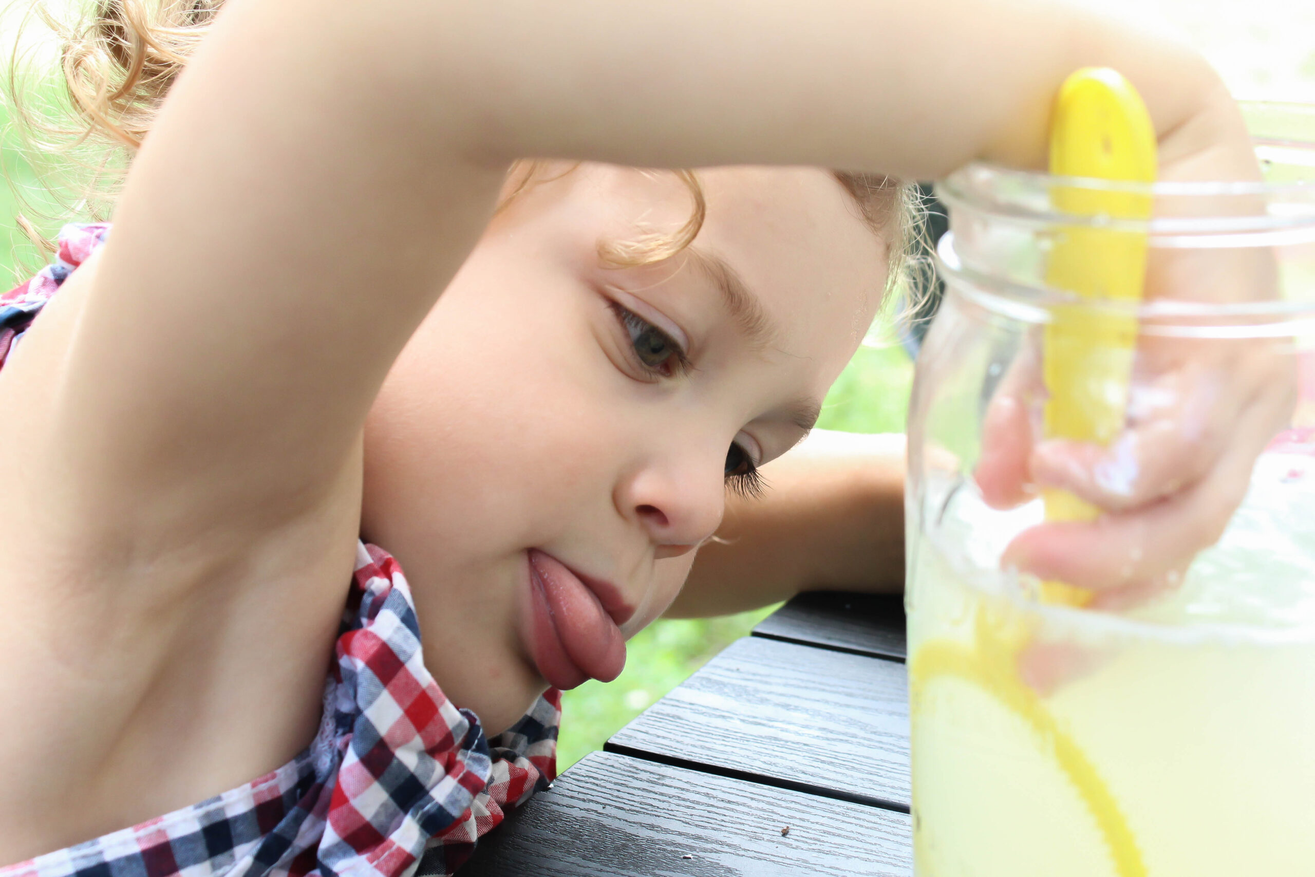 If your kids are anything like mine, they love bubbles. My Non-Toxic Homemade Bubble Solution means you always have a batch on hand.

#bubbles #diy #homemadebubblesolution #screenfreeactivities