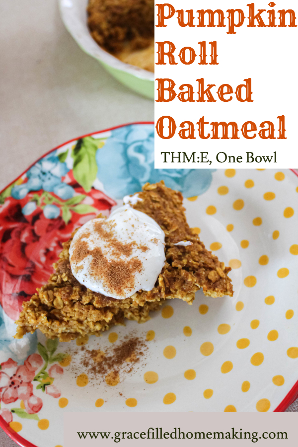 Need an easy Fall-inspired breakfast? Try my Pumpkin Roll Baked Oatmeal! Cakey Pumpkin Spice flavored oatmeal is topped by a creamy icing. What could be better? This is a Trim Healthy Mama E. 